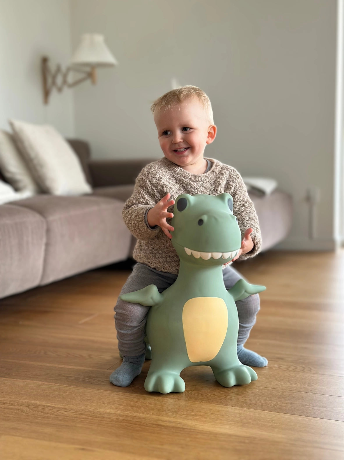Skákací dinosaurus